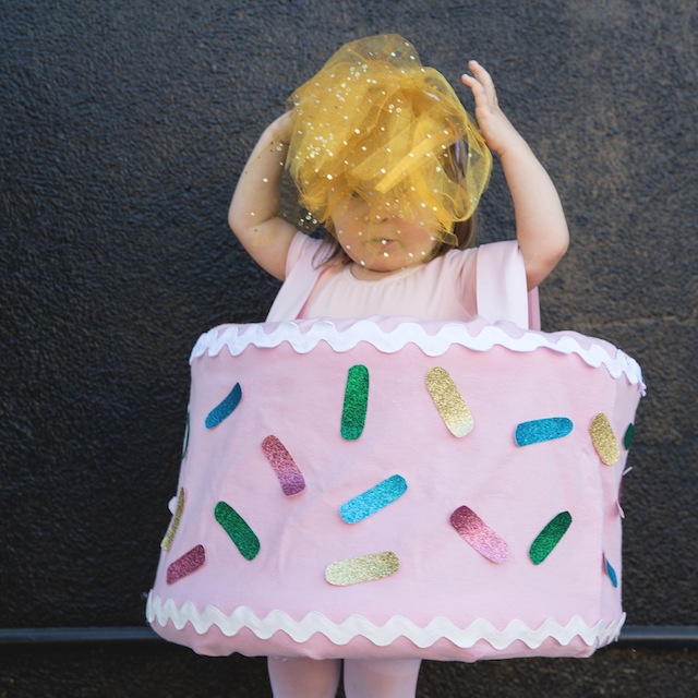 Slice of Cake Costume #boxtume - YouTube