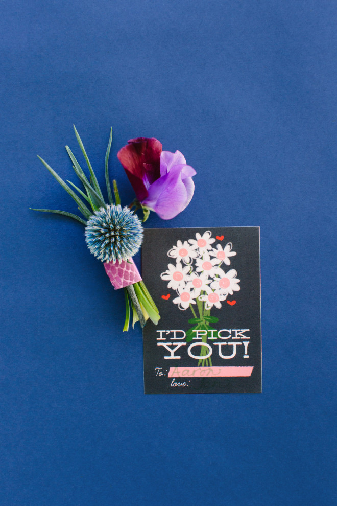 DIY // Floral Pins for Your Best Gals - The Effortless Chic