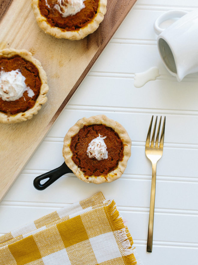 Cast-Iron Mini Pumpkin Pie Recipe - The Effortless Chic