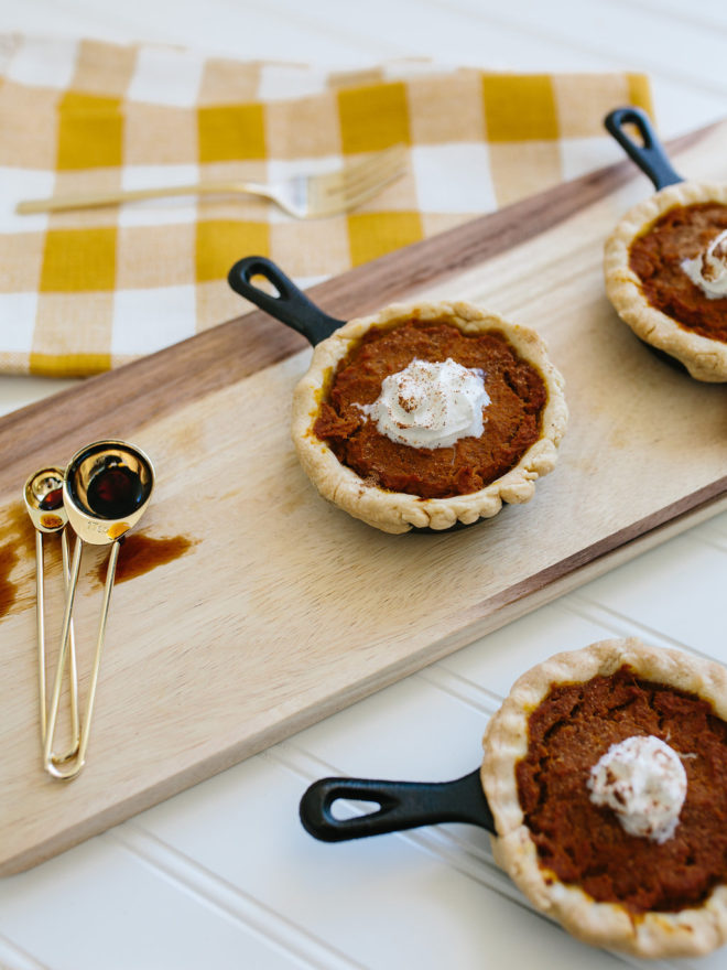 Everyone is always wondering what to do with those mini cast iron pans.  Here you go! Crustless Pumpkin Pie! Delicious!!! : r/castiron