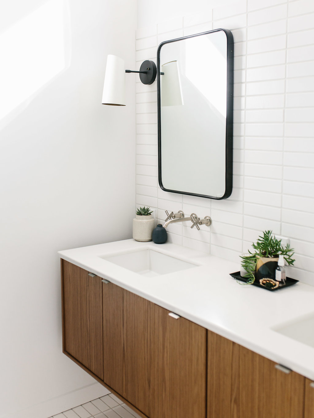 Our Austin Casa || Mid Century Modern Master Bathroom — The Effortless Chic