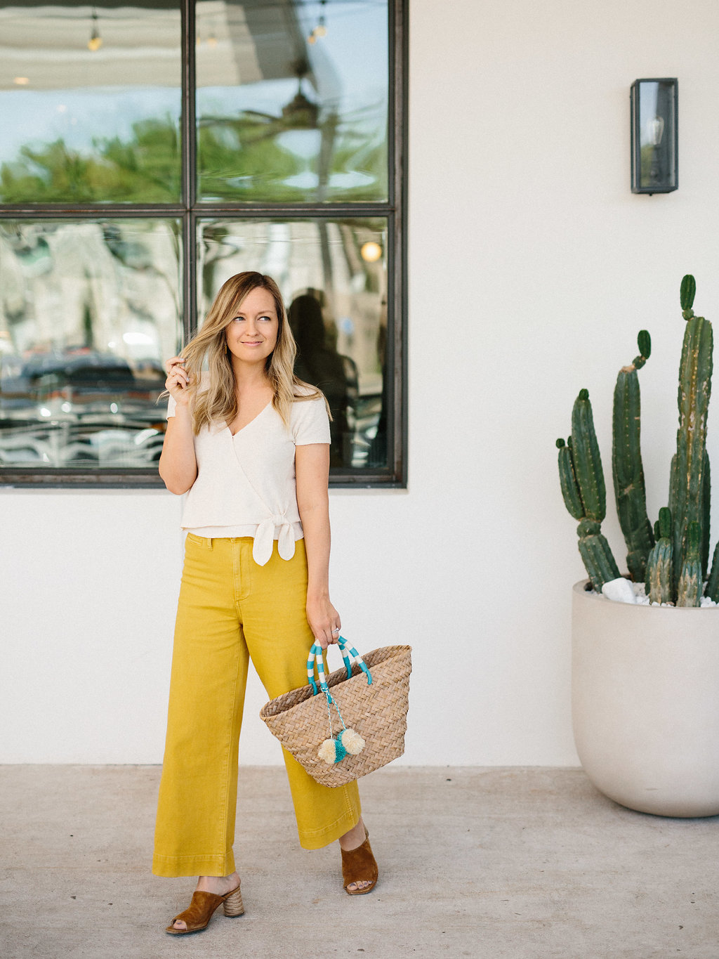 White top 2025 yellow pants