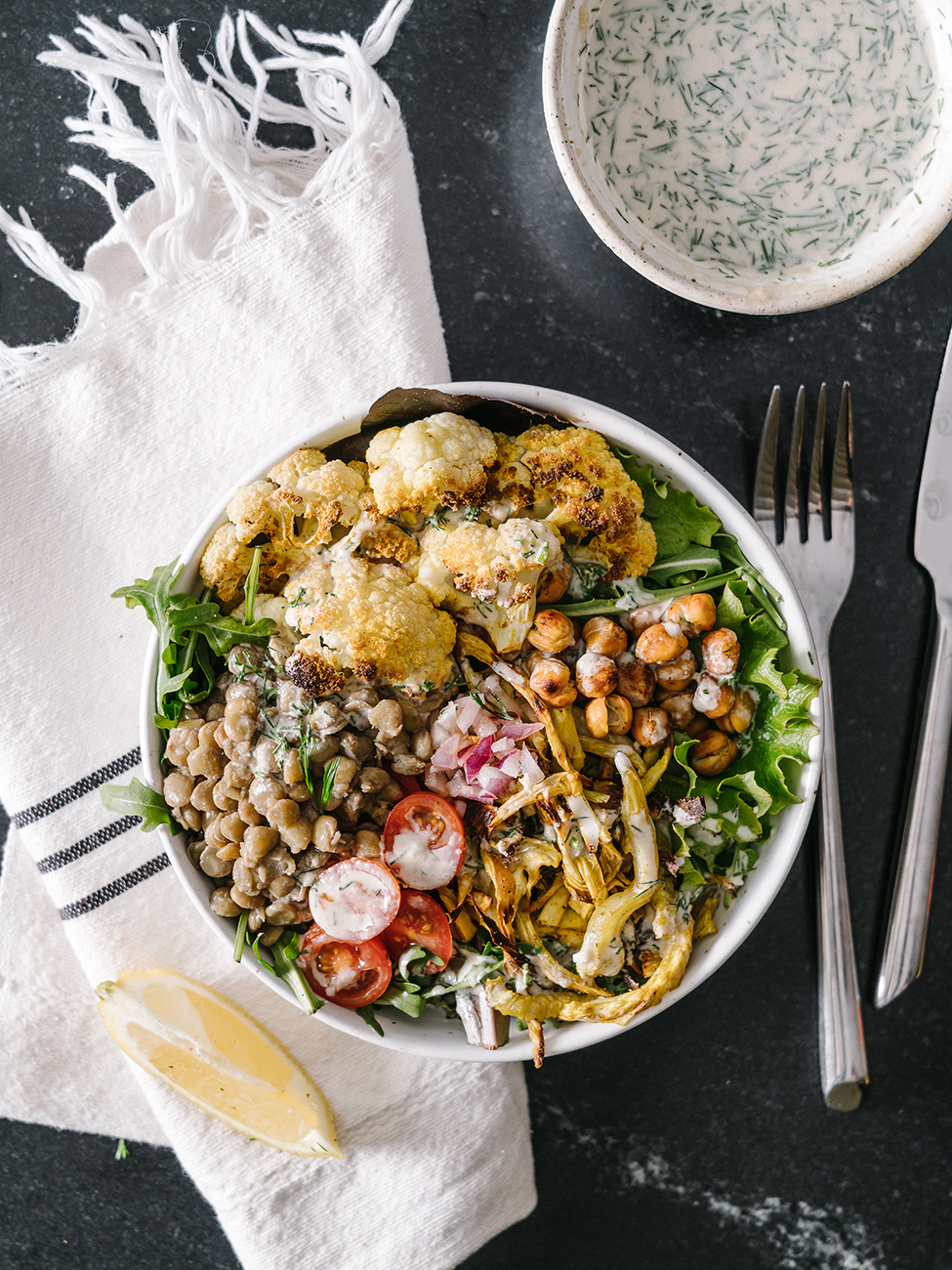 https://theeffortlesschic.com/wp-content/uploads/2019/04/Lemony-Cauliflower-Lentil-Bowls-1.jpg