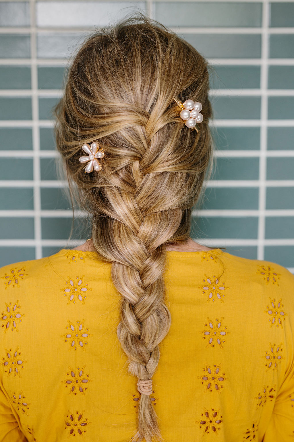 How to French Braid: An Easy Step-by-Step Tutorial for A Relaxed French  Braid - The Effortless Chic