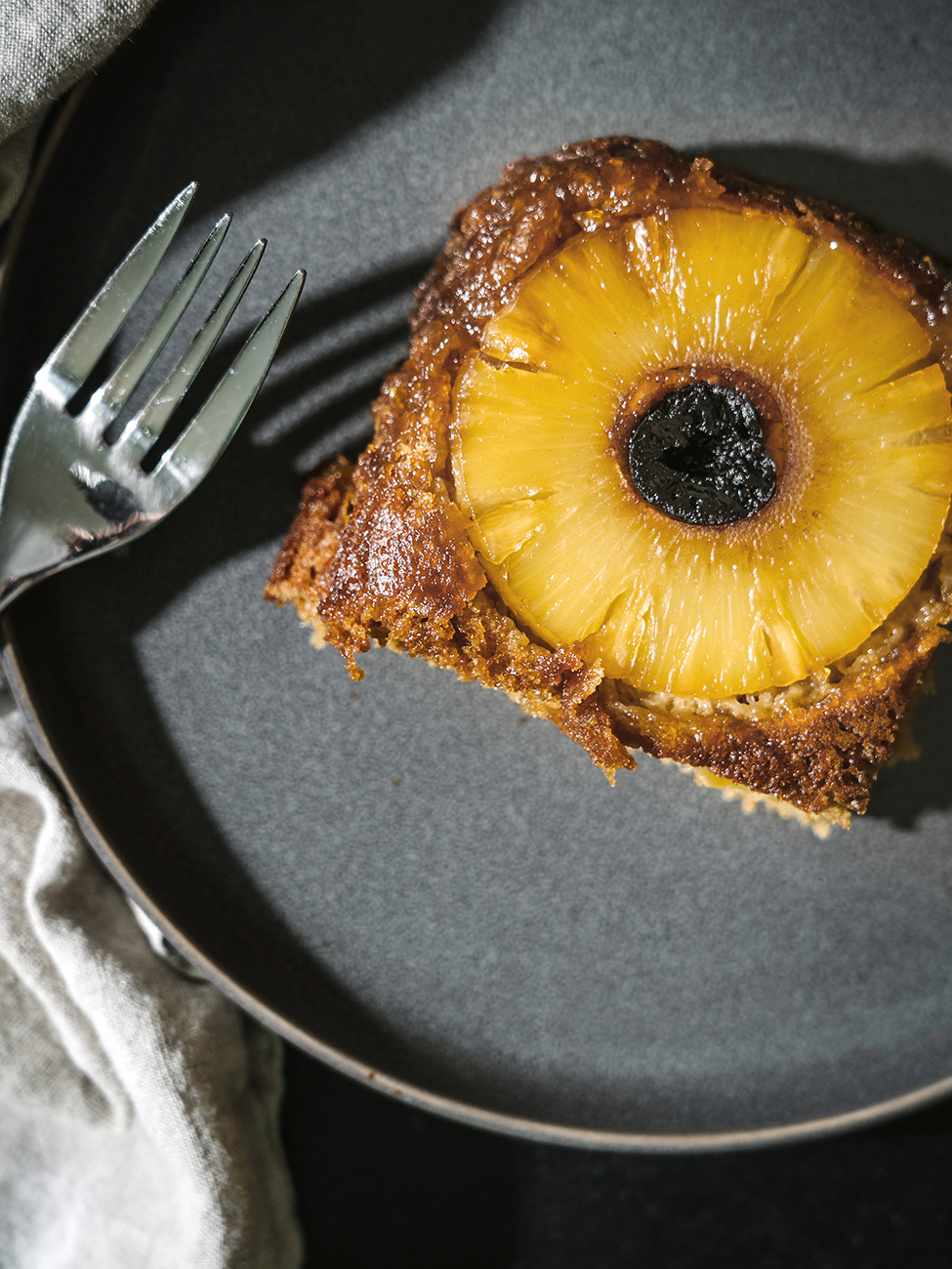 Dash - Pineapple Upside Down Mini Bundt Cake. The Dash Mini Bundt