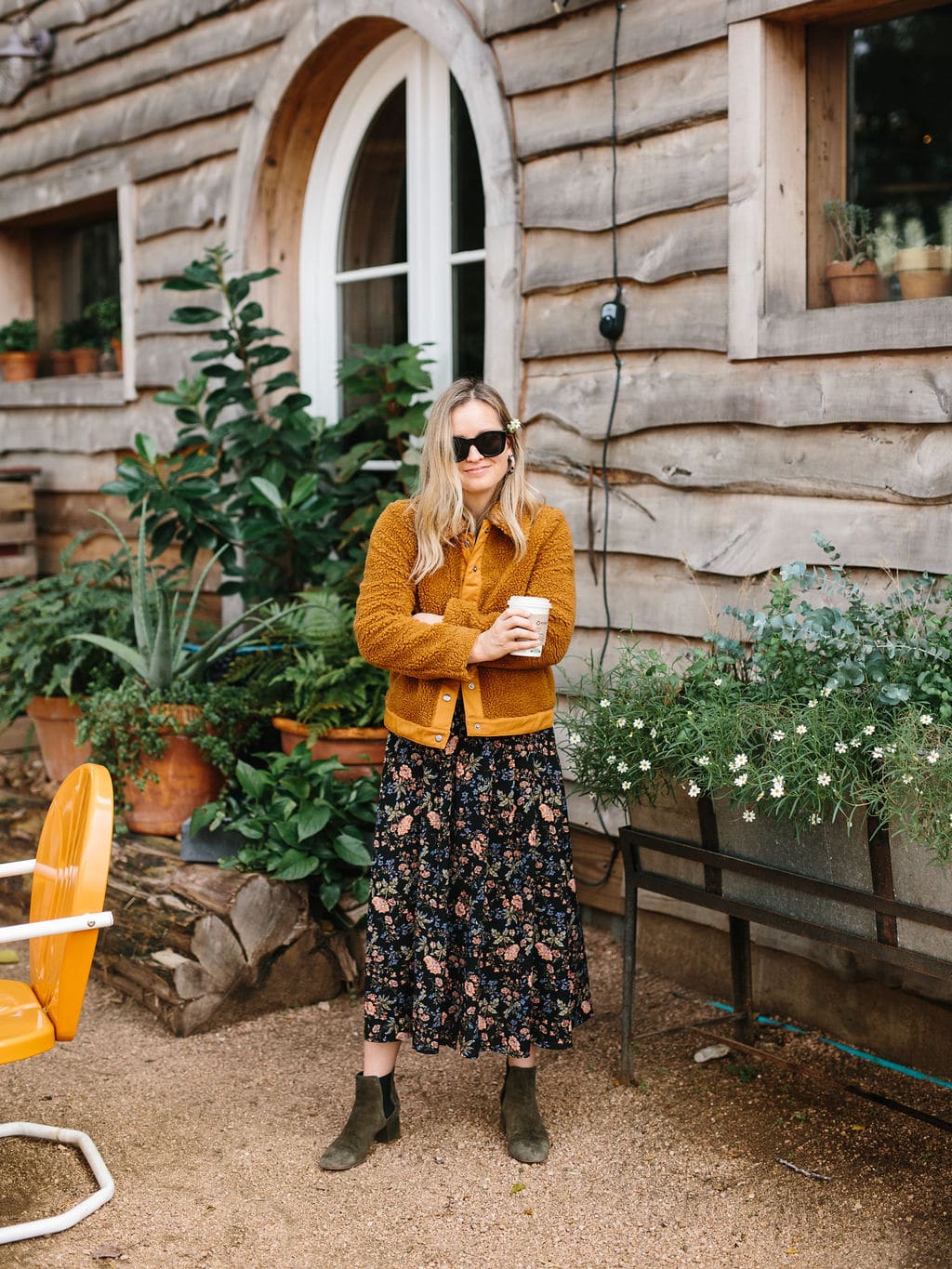 https://theeffortlesschic.com/wp-content/uploads/2019/10/best-coffee-shops-austin-1.jpg