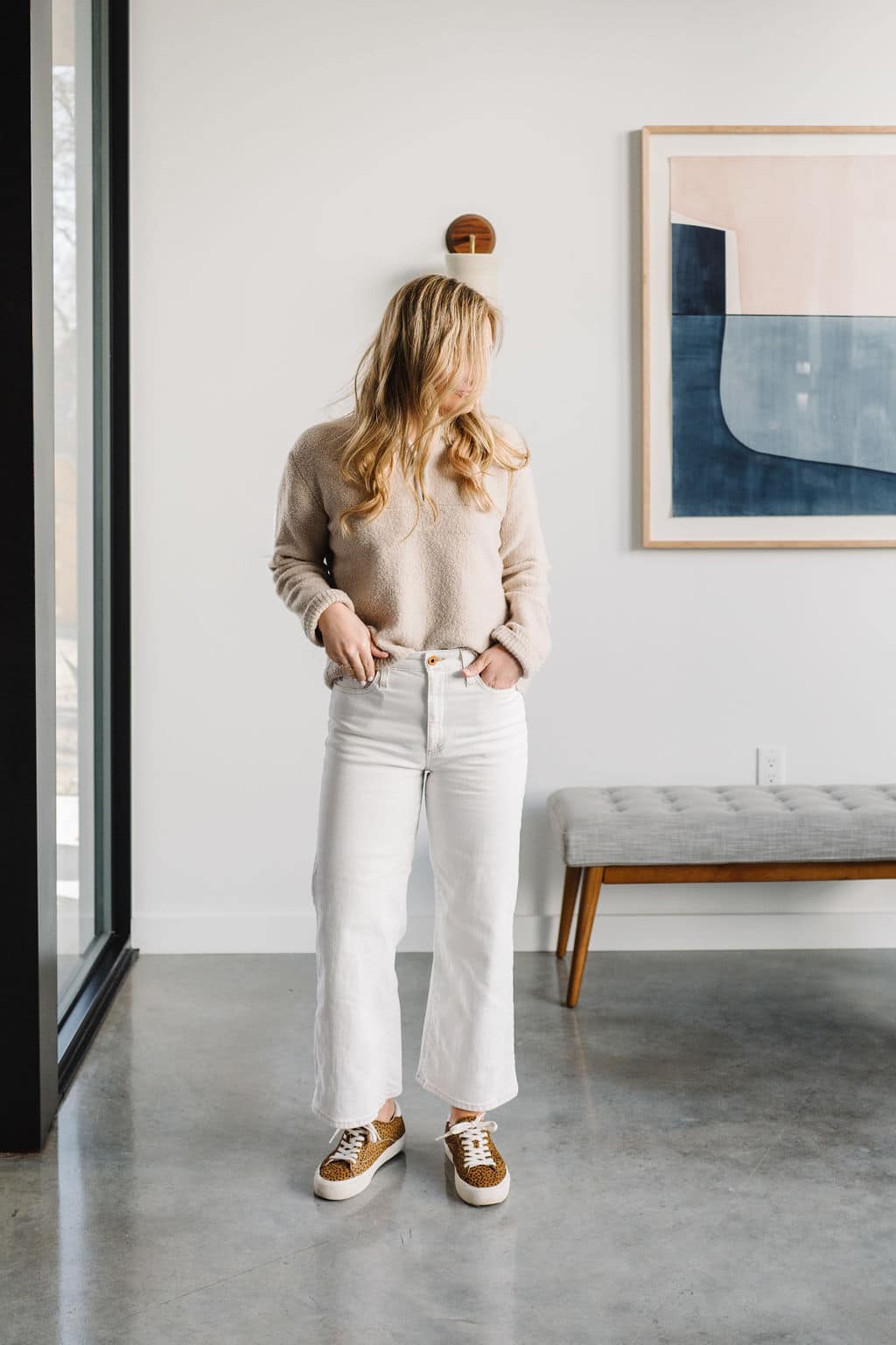 white straight leg jeans outfit