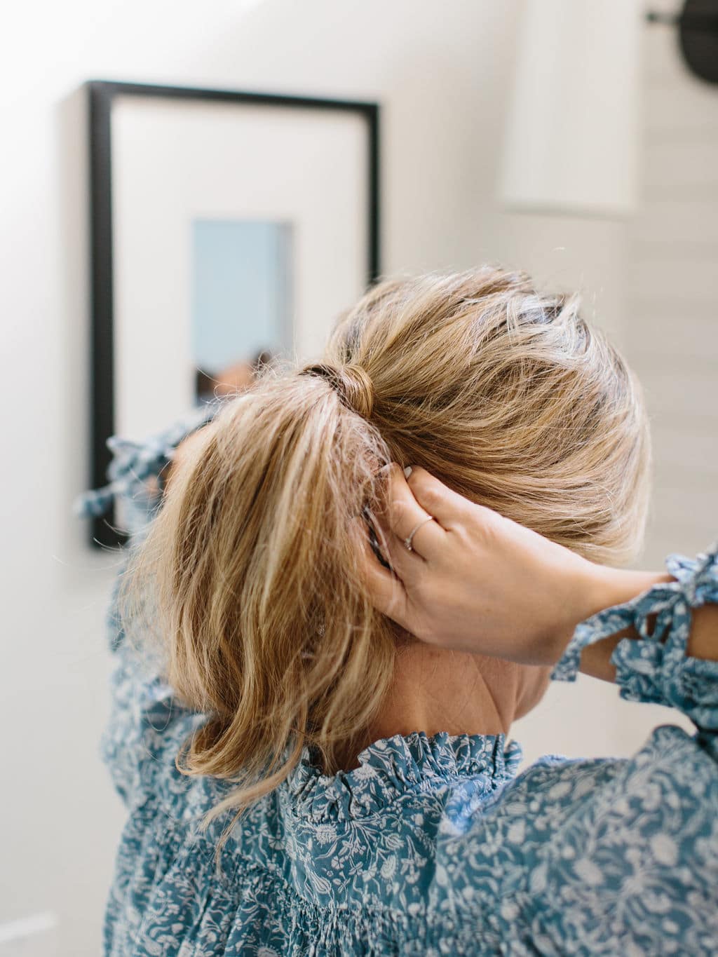 Ponytail hairstyles hi-res stock photography and images - Alamy