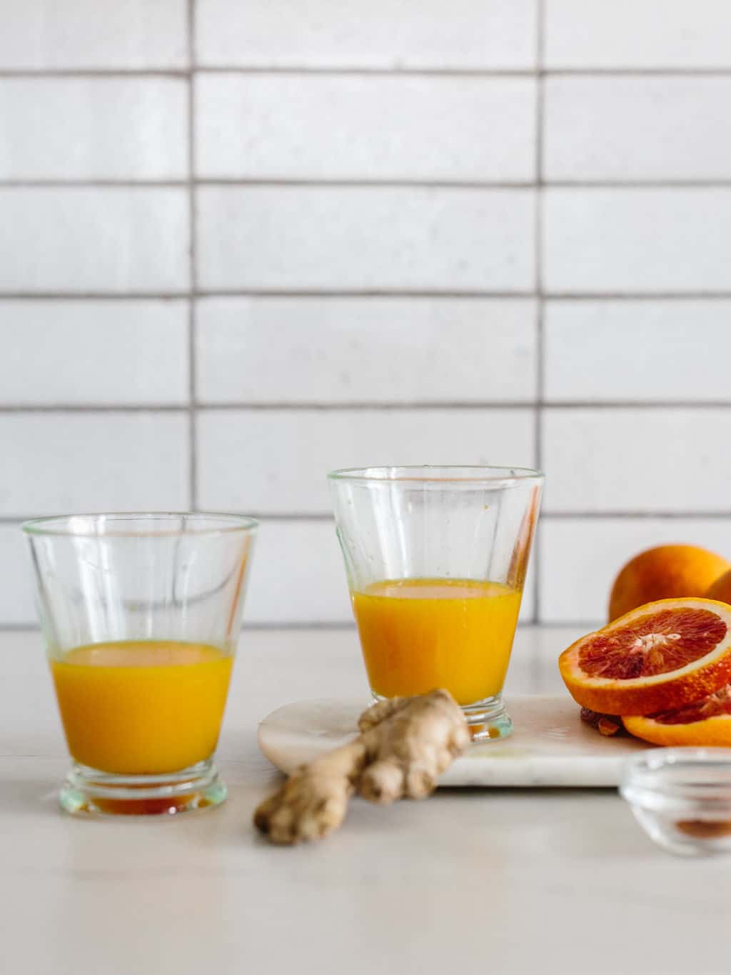 wellness-recipe-lemon-turmeric-ginger-shots-the-effortless-chic