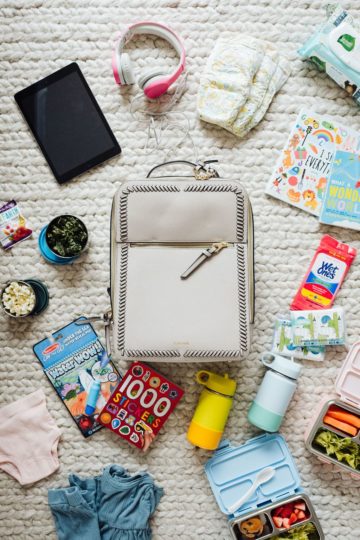 This is Exactly What I Pack for My Kids on a Plane (Ages 2-7) - The ...