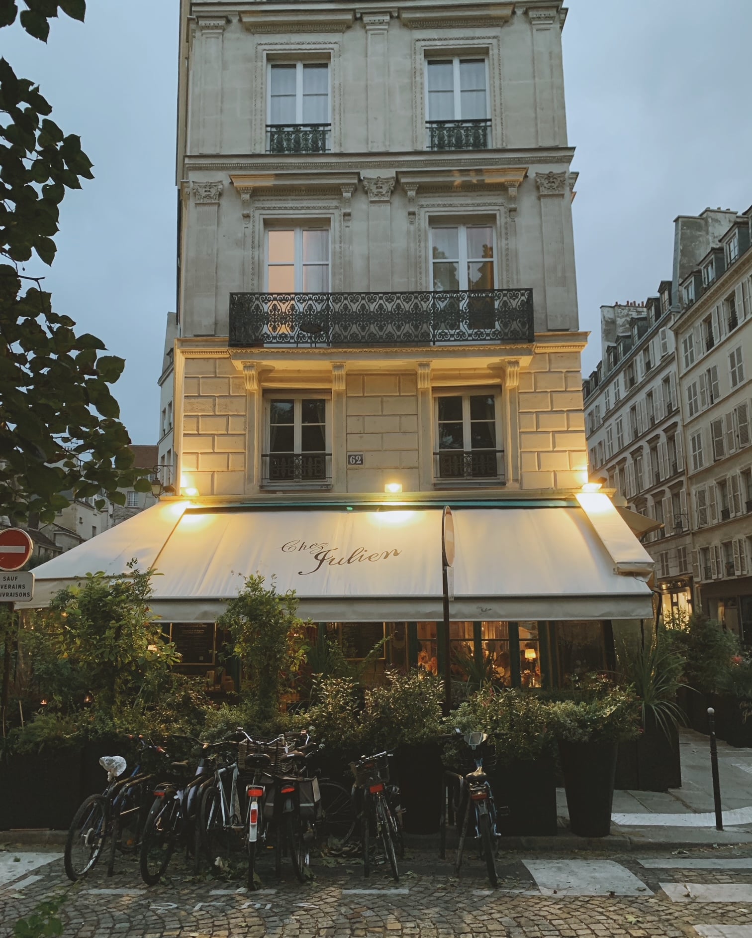 Chez Julian in Paris